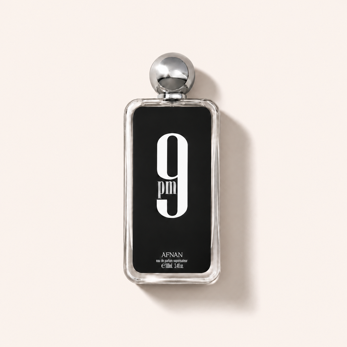 Afnan 9PM EDP 100 ml, černý flakon v jednotném flatlay stylu – MrRizz