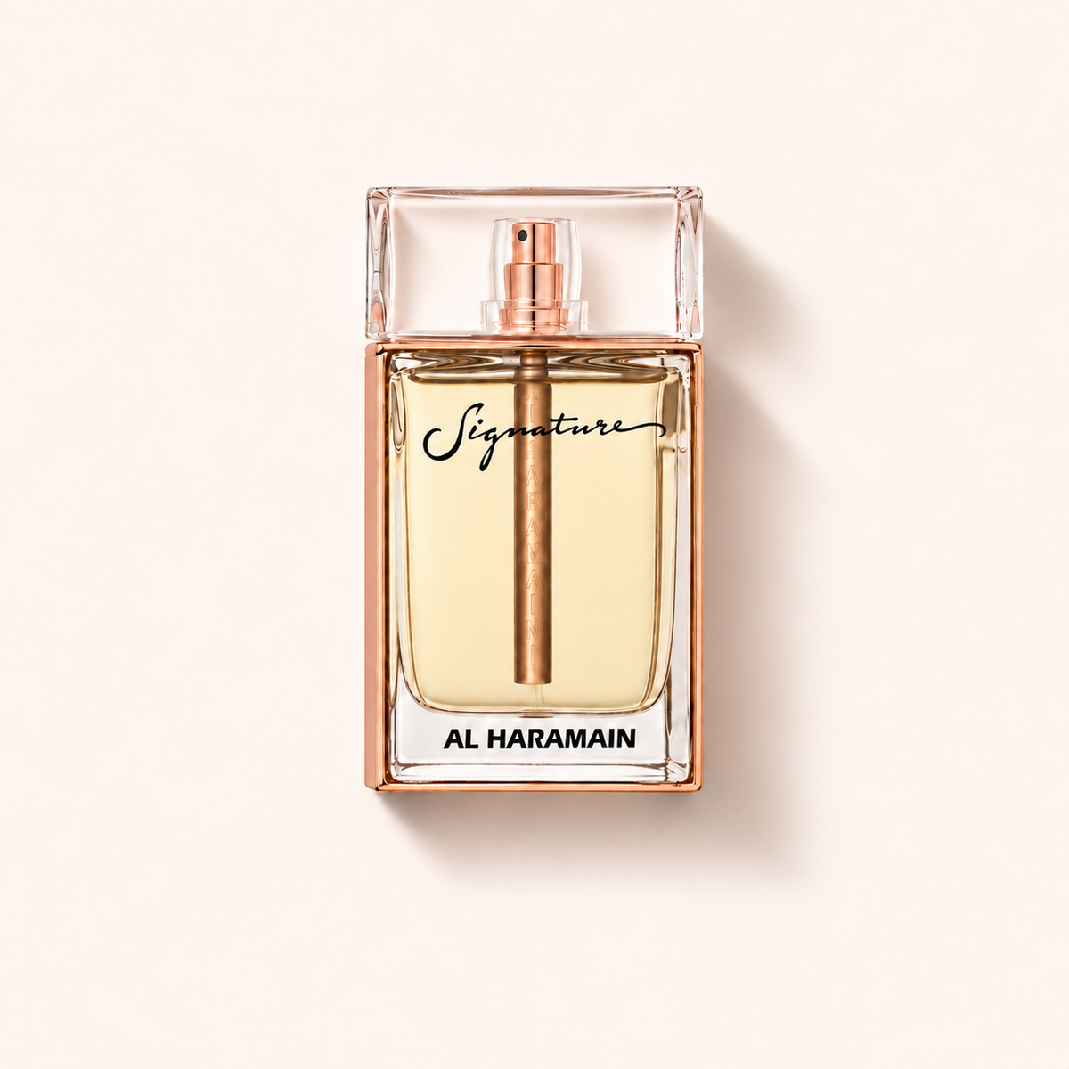 Flakon parfémované vody Al Haramain Signature 100 ml na světlém pozadí – MrRizz