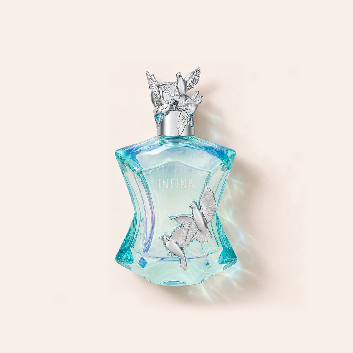 Flakon parfému Maison Asrar Infina EDP 100 ml na béžovém pozadí – MrRizz