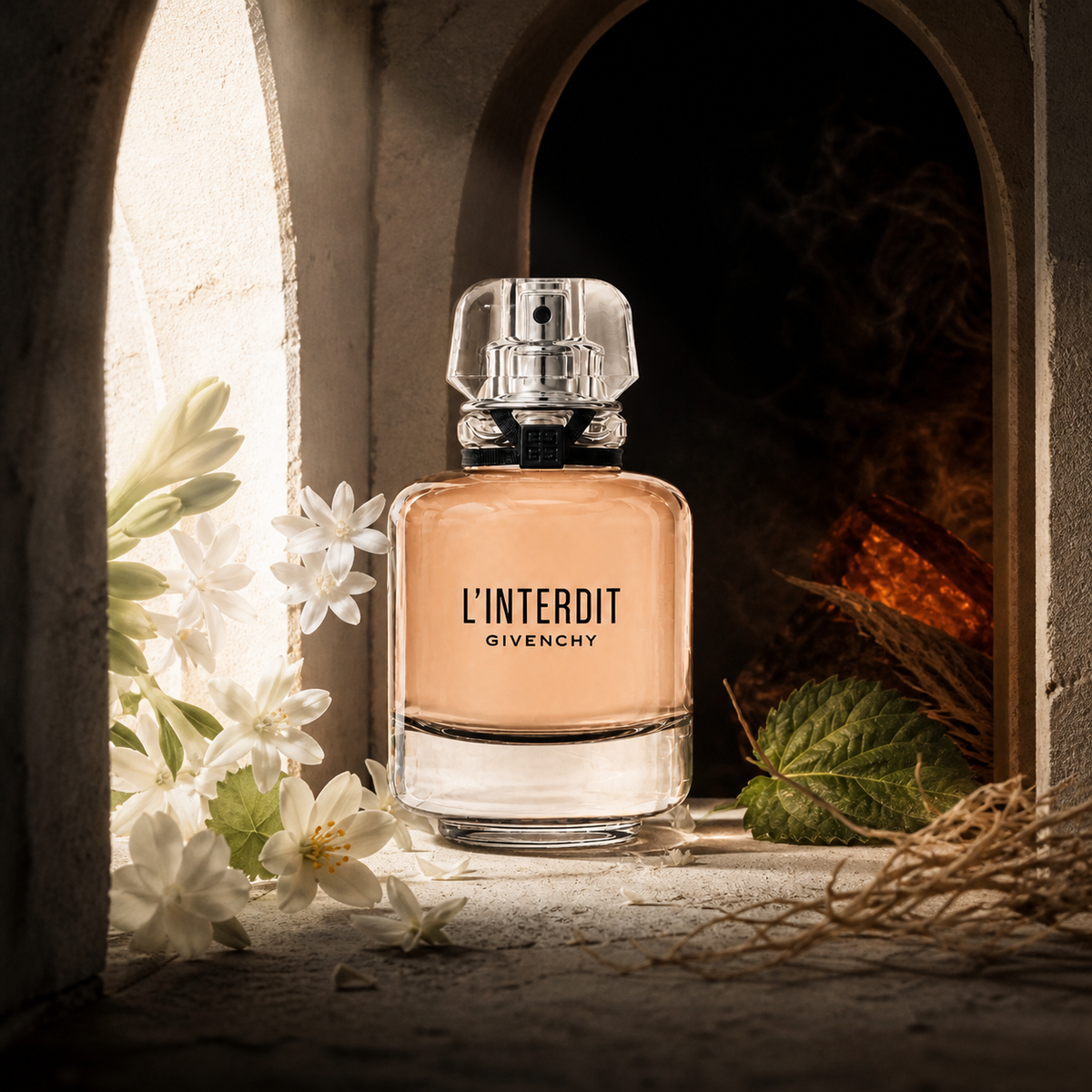 Givenchy L’Interdit EDP – kontrastní zátiší s pomerančovým květem, jasmínem, tuberózou a pačuli – MrRizz
