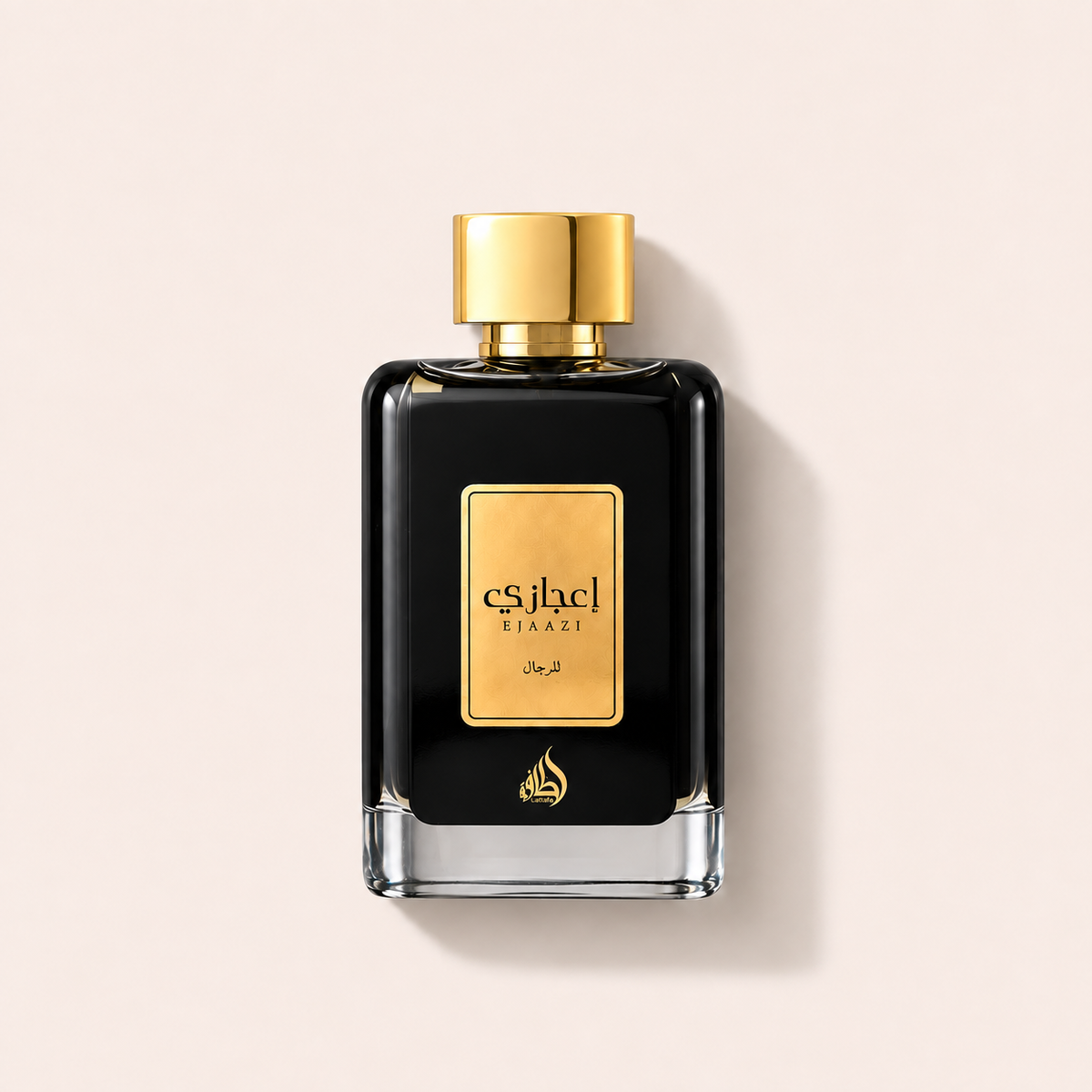 Černý flakon Lattafa Ejaazi EDP 100 ml se zlatým víčkem a etiketou na světlém pozadí – MrRizz