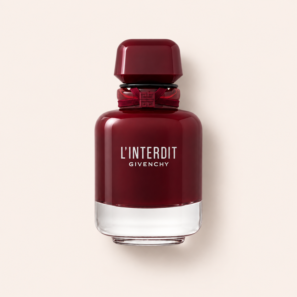 Givenchy L'Interdit Rouge Ultime 80 ml – produktová fotografie na béžovém pozadí MrRizz