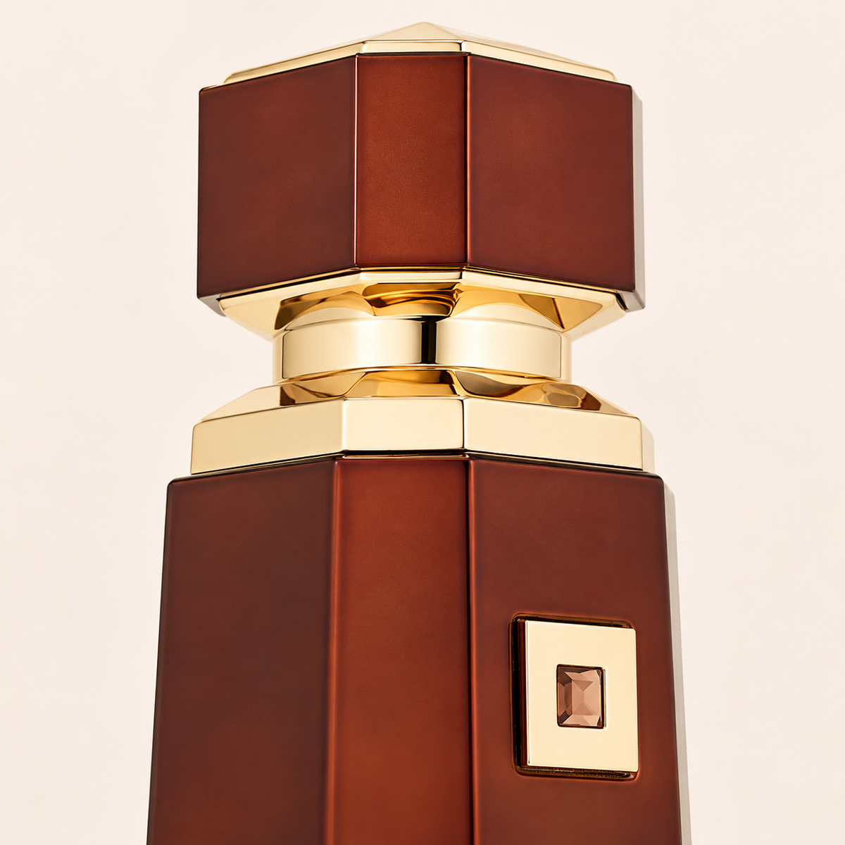 French Avenue Sweet Pleasure Collection Liquid Brun Limited Edition Extrait 150 ml – detail flakonu