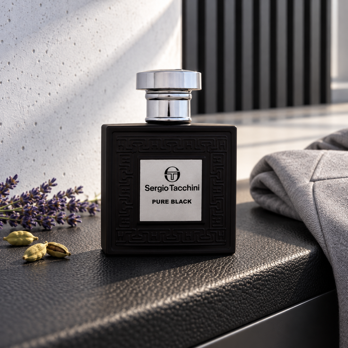 Sergio Tacchini Pure Black EDT 100 ml – produkt v prostředí