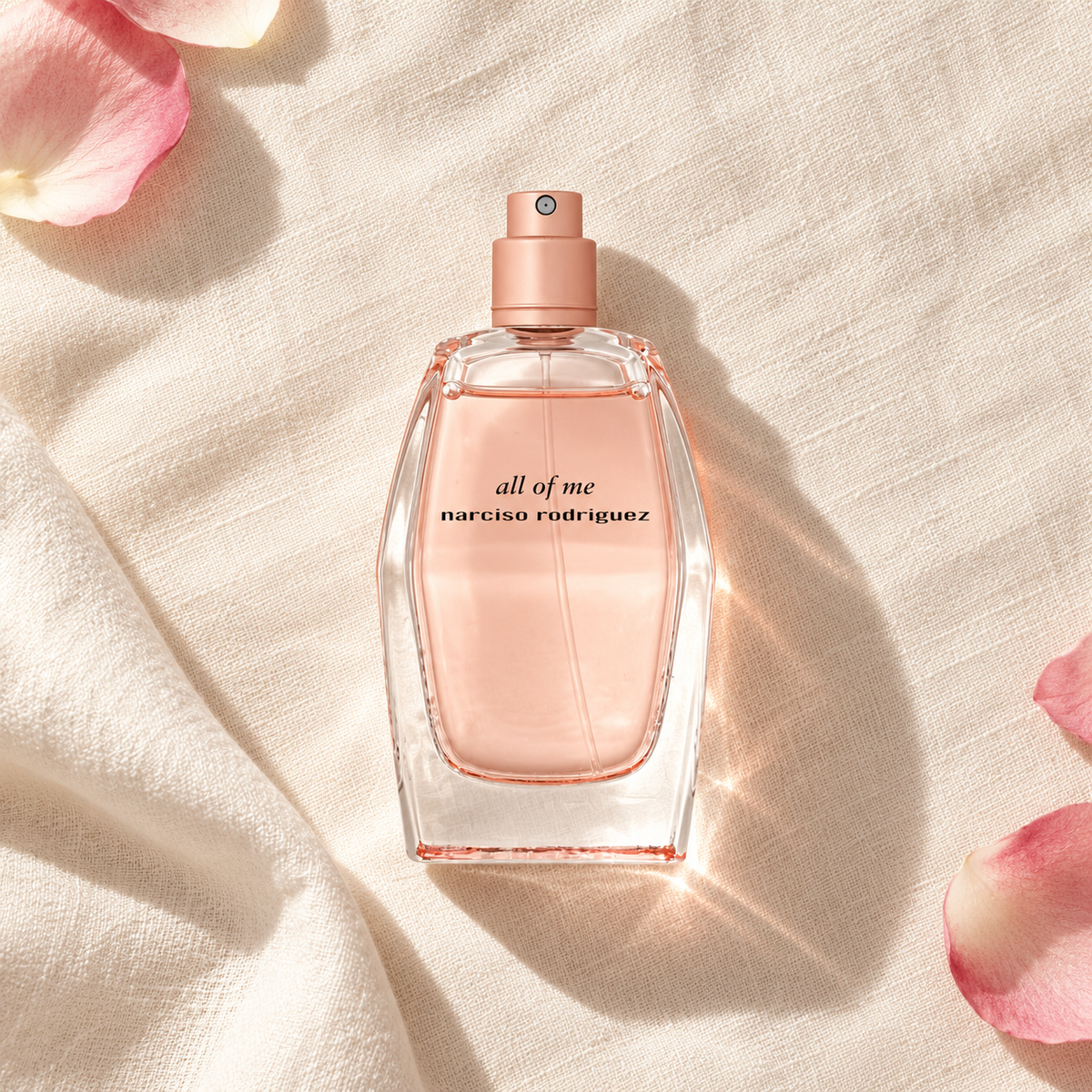 Narciso Rodriguez All Of Me EDP 90 ml – parfém v prostředí, pohled shora s bočním stínem
