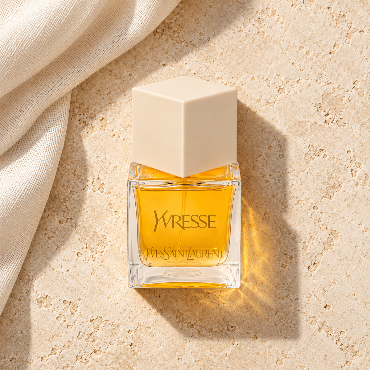 Yves Saint Laurent La Collection Yvresse EDT 80 ml – parfém v prostředí, pohled shora s bočním stínem