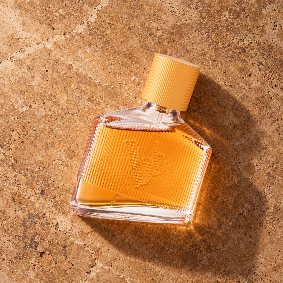 Bruno Banani Man's Best 50 ml – parfém v prostředí, pohled shora s bočním stínem