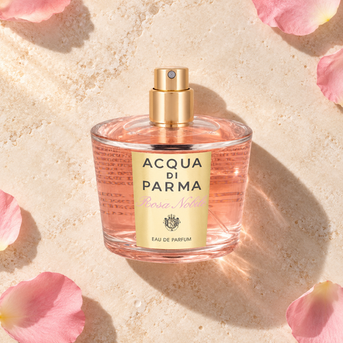 Acqua di Parma Le Nobili Rosa Nobile 100 ml – parfém v prostředí, pohled shora s bočním stínem