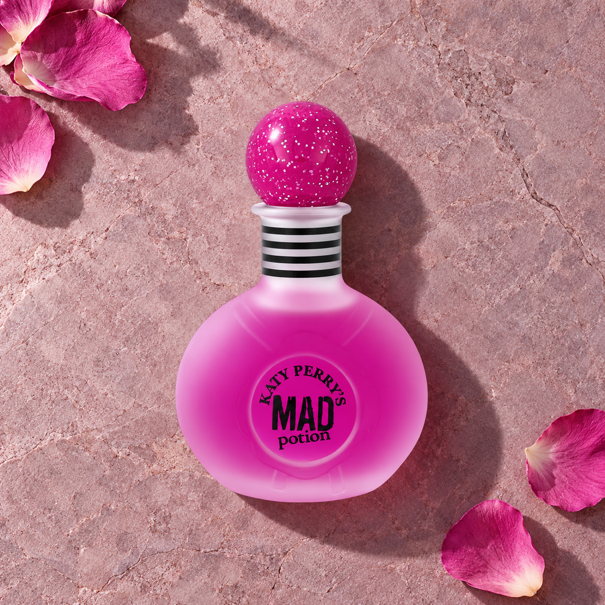 Katy Perry Mad Potion EDP 100 ml – parfém v prostředí, pohled shora s bočním stínem