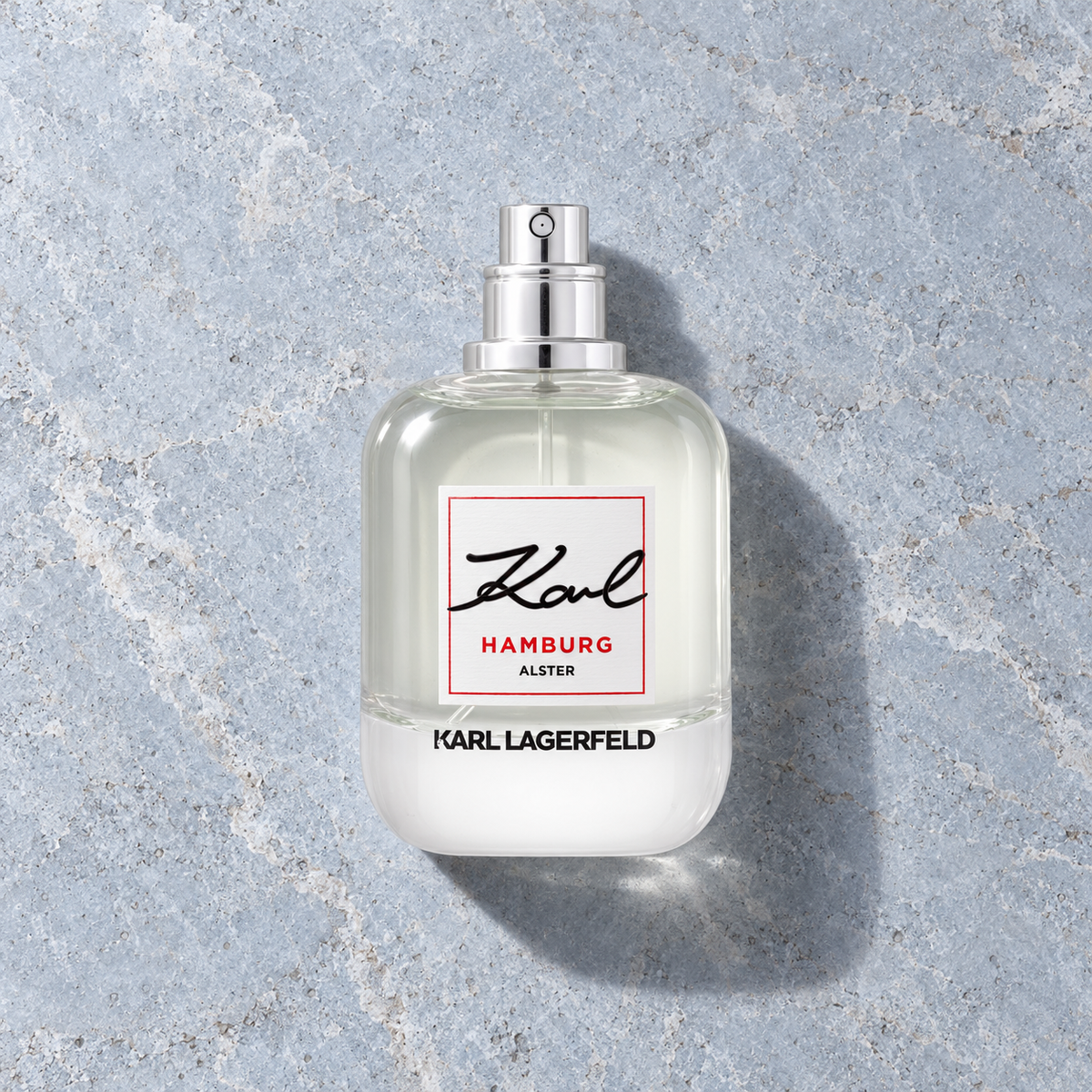 Karl Lagerfeld Karl Hamburg Alster 60 ml – parfém v prostředí, pohled shora s bočním stínem