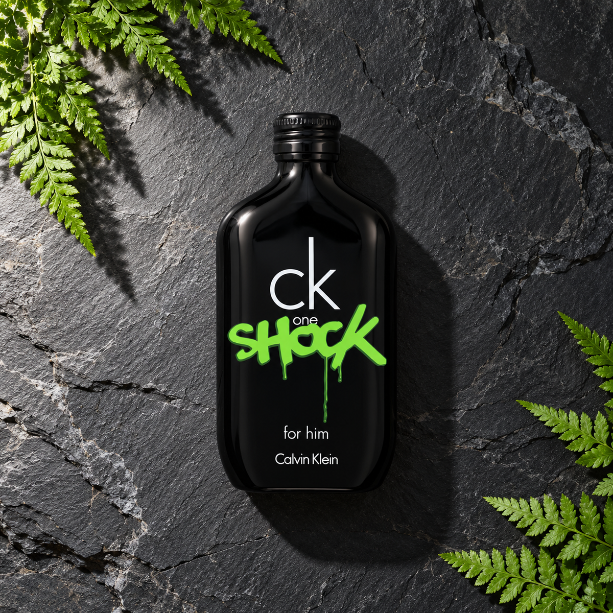 Calvin Klein CK One Shock 100 ml – parfém v prostředí, pohled shora s bočním stínem
