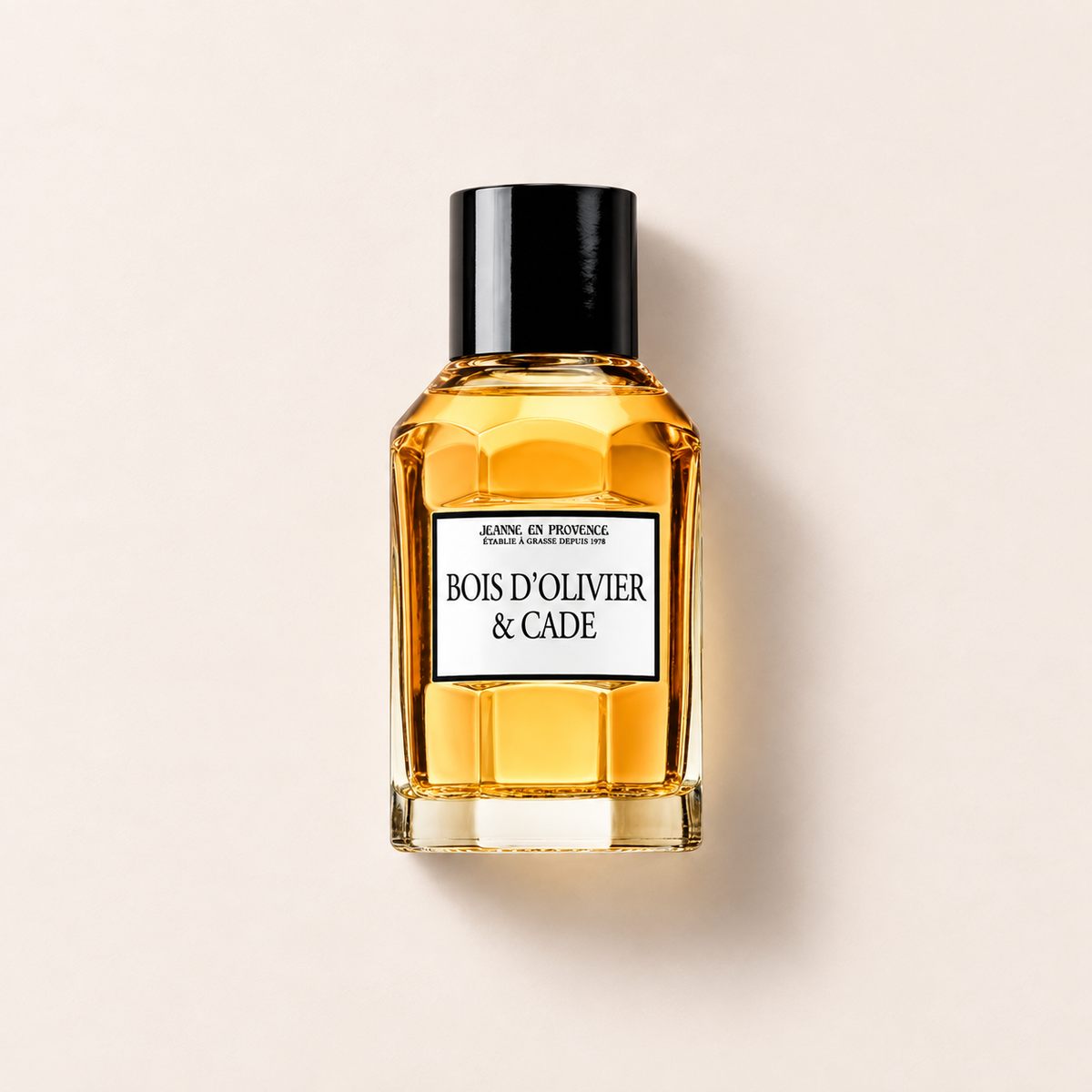 Produktová fotografie Jeanne en Provence Bois d'Oliver & Cade 100 ml – MrRizz