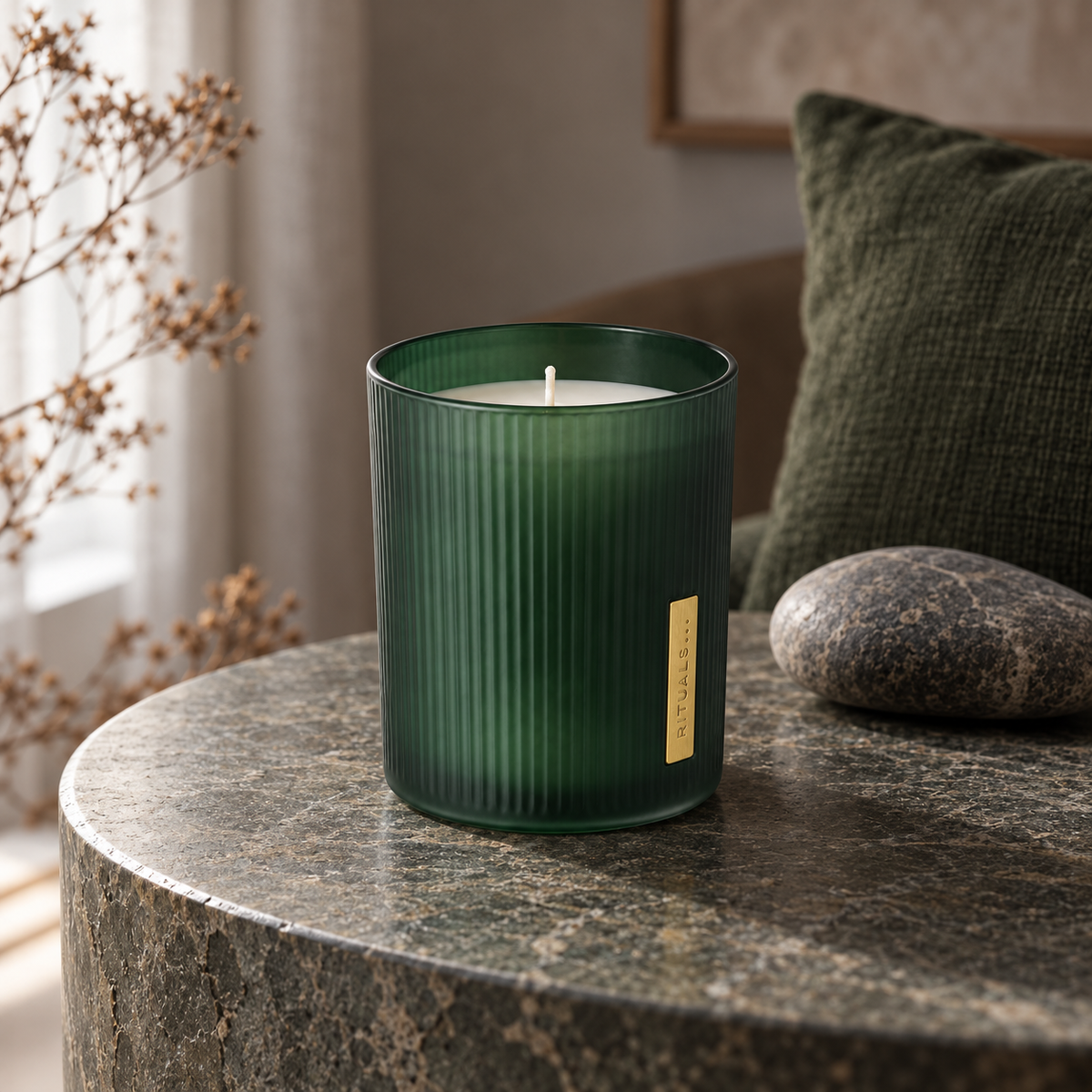 Rituals The Ritual Of Jing Scented Candle 290 ml – atmosférická fotografie – MrRizz