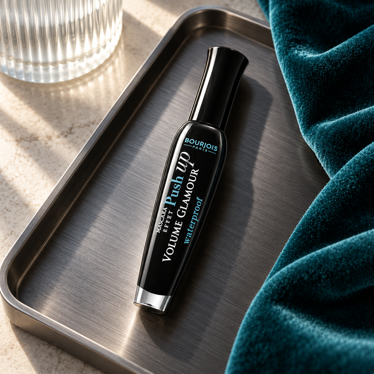 BOURJOIS Paris Volume Glamour Push Up 7 ml – atmosférická fotografie – MrRizz